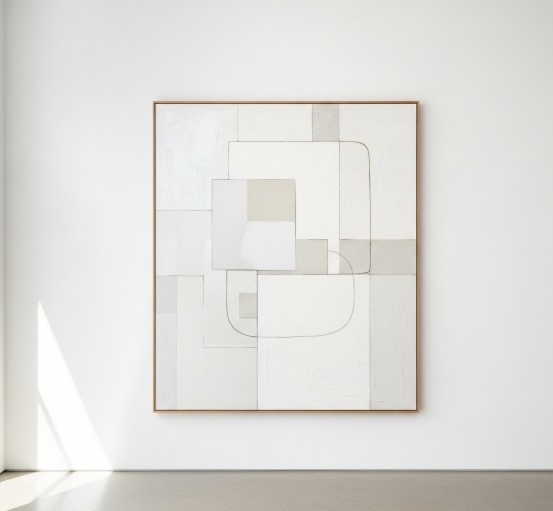 Exploring Minimalism: A Global Trend in Modern Art 1 Modern art gallery with a single minimalist painting—featuring simple shapes and neutral tones—highlighted by soft lighting, emphasizing clarity and calm.